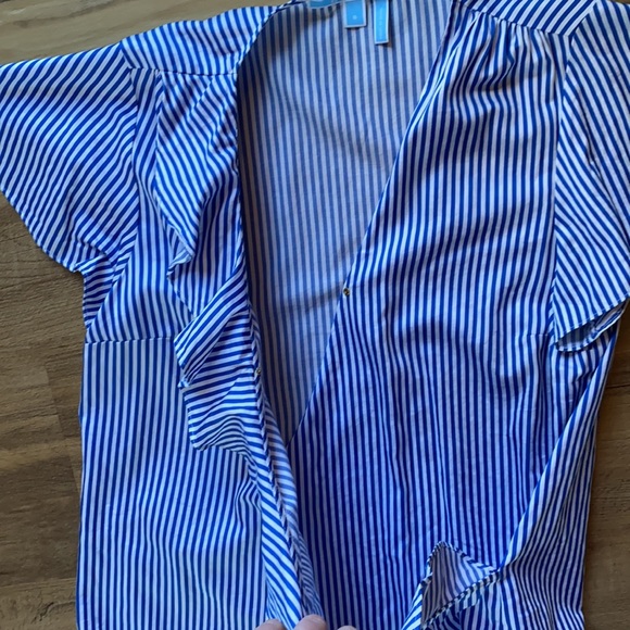 Draper James stripe ruffle top size 8 - Picture 4 of 7